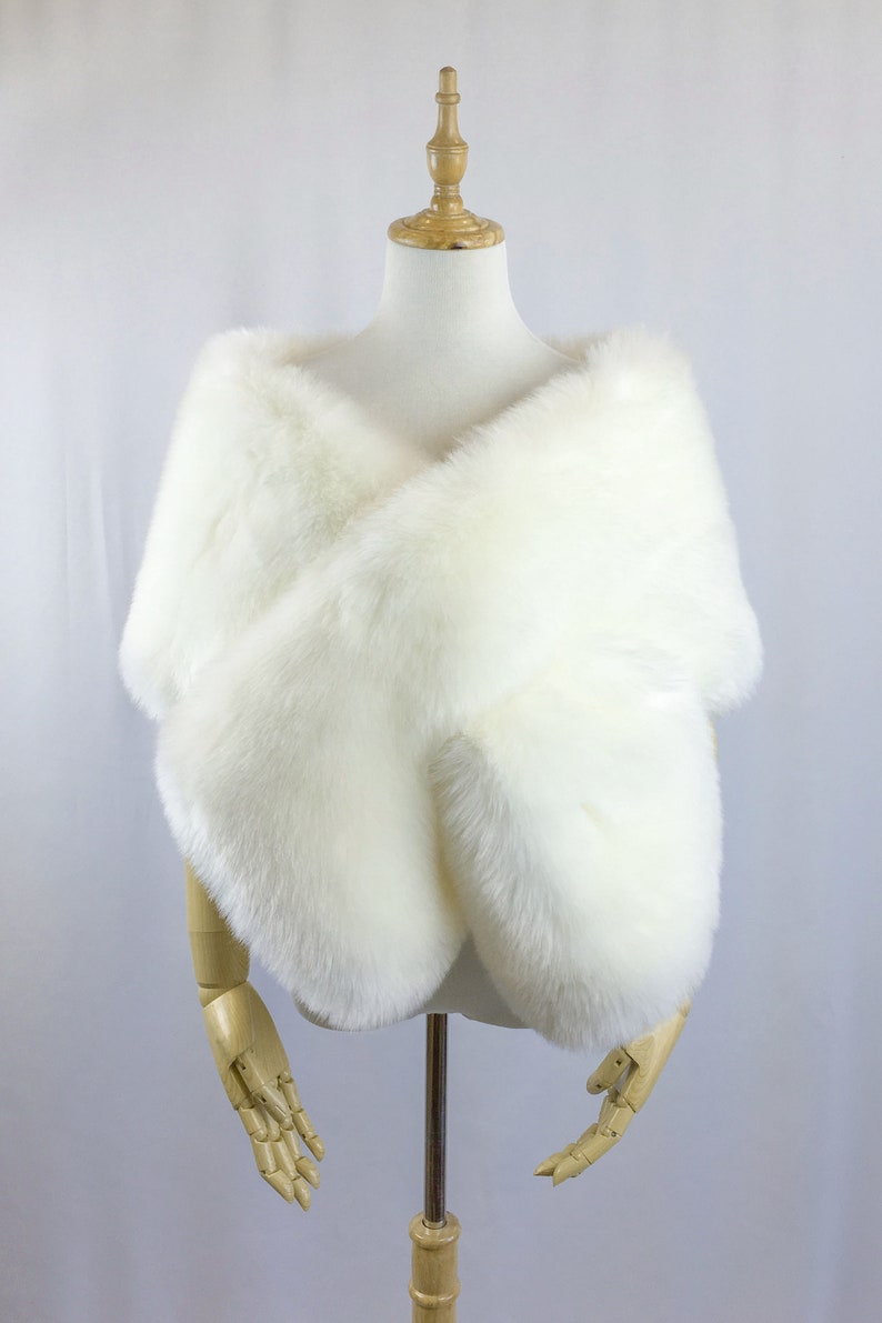 Light Ivory Faux Fur Bridal Wrap, Wedding Fur shrug, Bridal Faux Fur Stole Fur Shawl Cape, wedding faux fur wrap (Lilian Wht01)