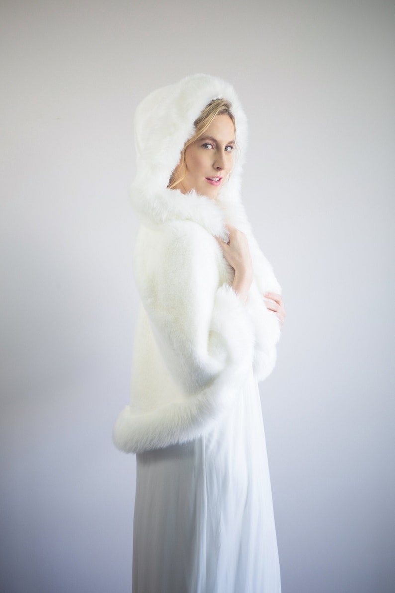 Ivory Faux Fur Bridal Cape, Wedding Faux Fur Coat, Bridal Cape, Hooded Cape, Hooded Fur Cloak, Fur Cape, Snow Wedding (Juliet Wht01)