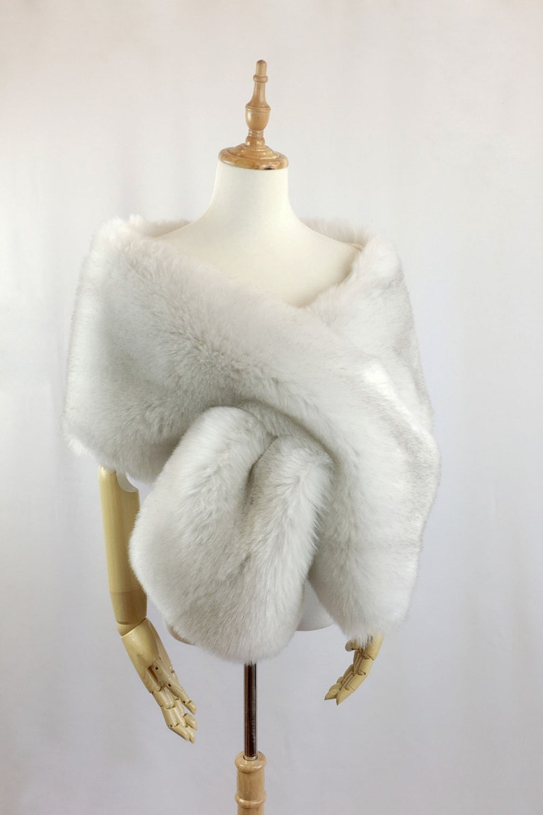 Light Gray Fur Shawl, Silver Fur Bridal Wrap, Wedding Fur shrug, faux Fur Wrap, Bridal Faux Fur Stole Fur Shawl Cape (Lilian LGry01)