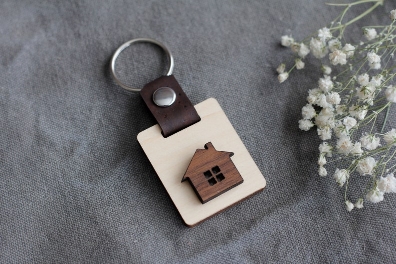 House Wooden Keychain / Home Sweet Home / Personalized House Keychain / Engraved Keychain / First Home / Custom Keychain