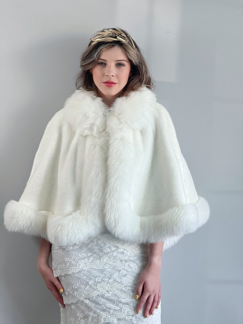 Ivory Faux Fur Bridal Cape, Wedding Faux Fur Coat, Bridal Cape, Hooded Cape, Hooded Fur Cloak, Fur Cape, Snow Wedding (Juliet Wht01)