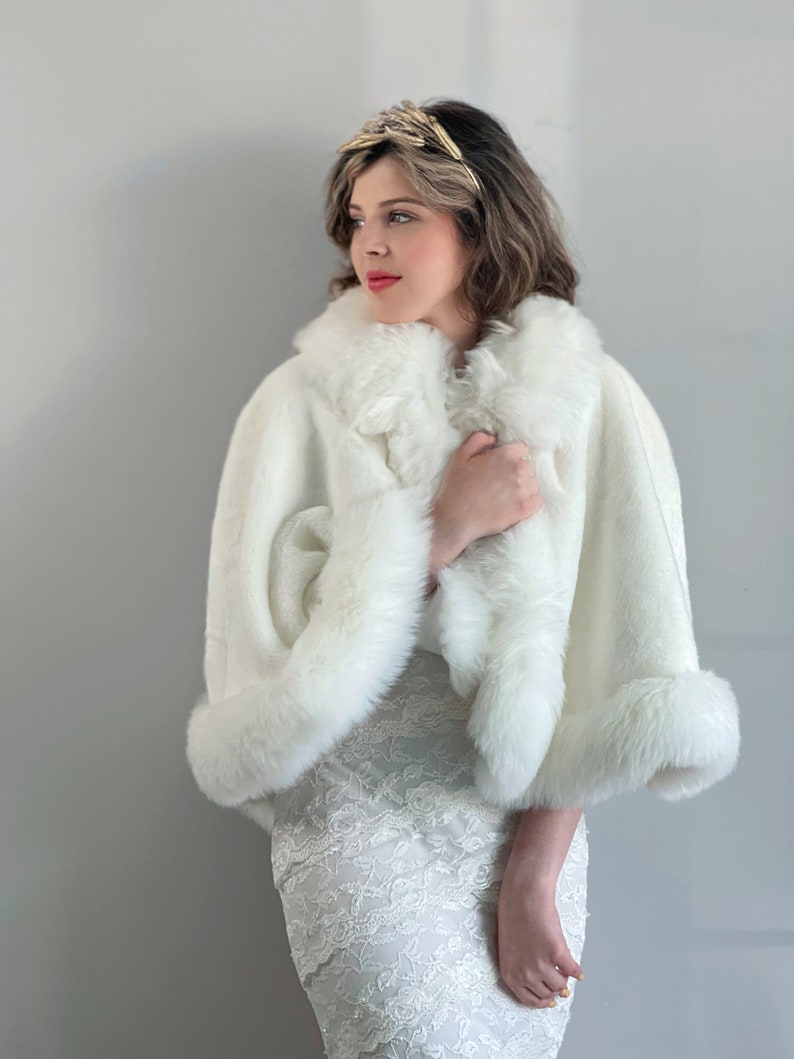 Ivory Faux Fur Bridal Cape, Wedding Faux Fur Coat, Bridal Cape, Hooded Cape, Hooded Fur Cloak, Fur Cape, Snow Wedding (Juliet Wht01)