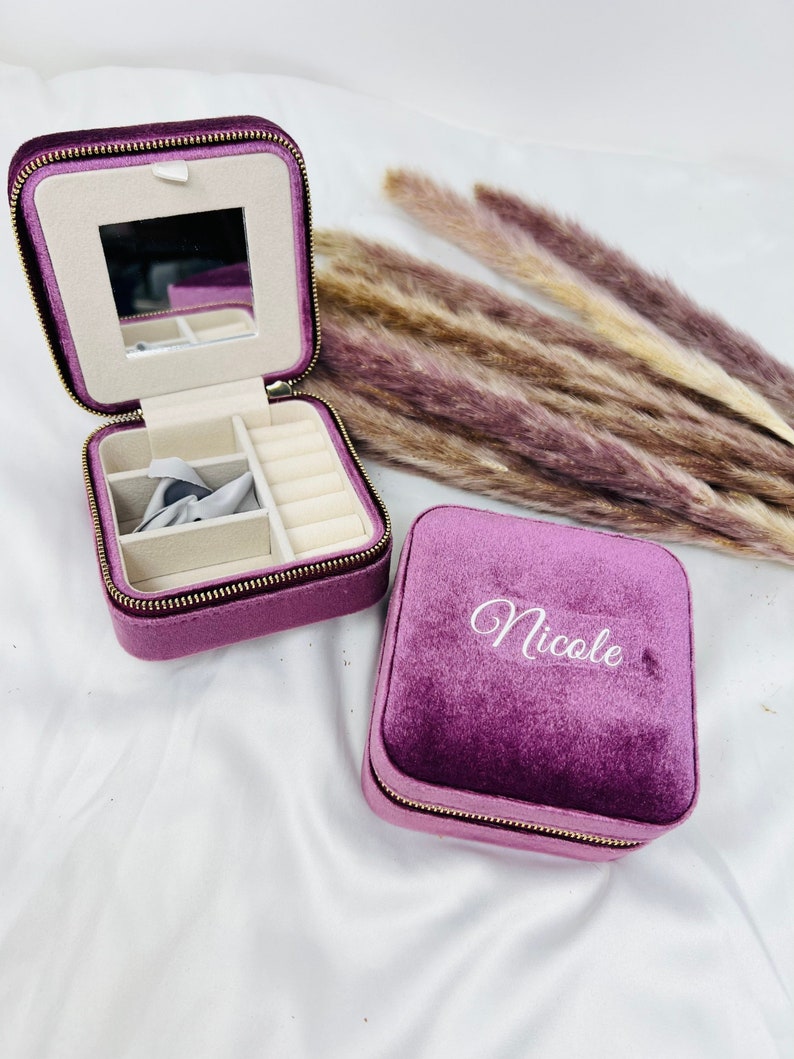 Italian Velvet Personalized Jewelry Box, Christmas & Holiday Gift, Accessories Storage, Bridesmaid Gift Proposal, Travel Case purple