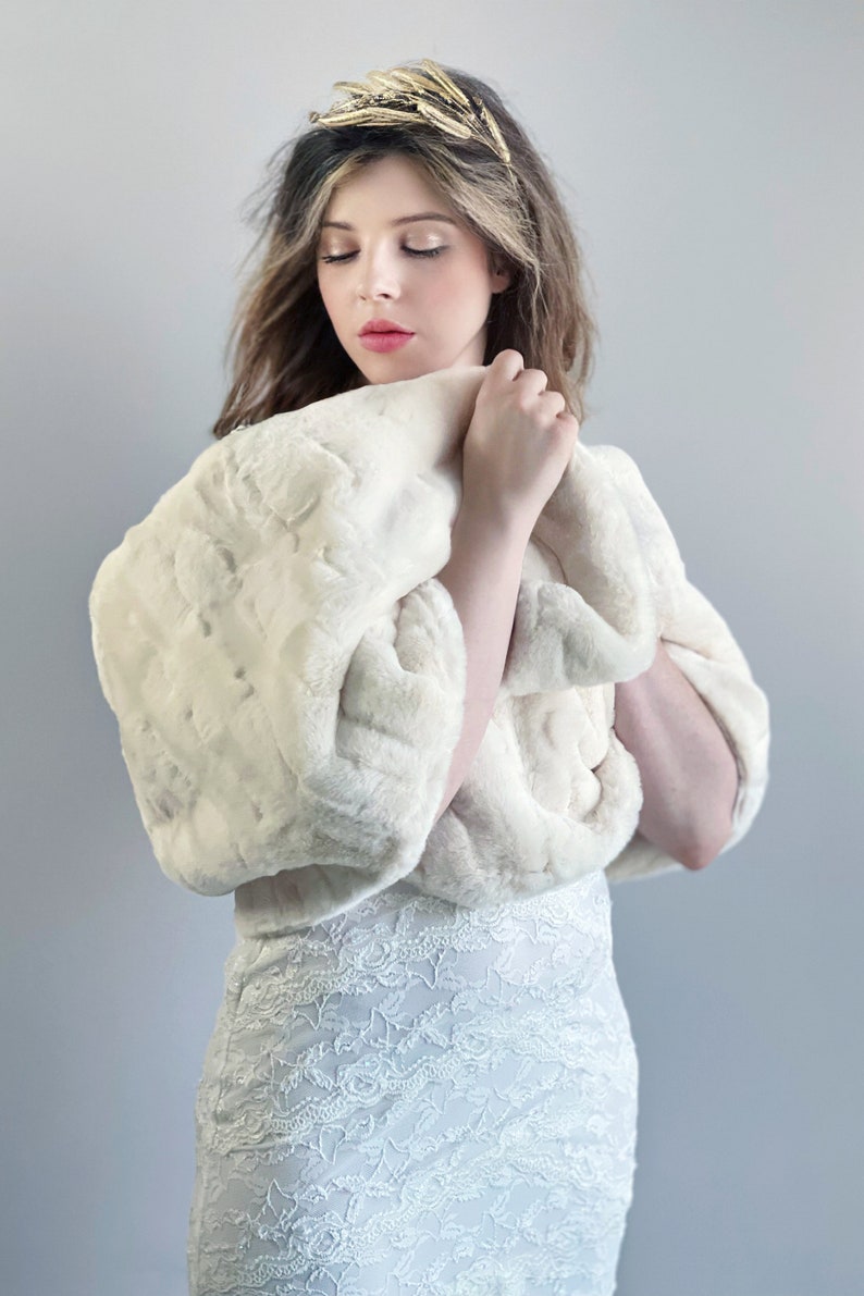 Beige Faux Fur Bridal Wrap, Wedding Fur Shawl, Fur Wrap, Bridal Faux Fur Stole, Cape (Jenny Brw04/Ivy04)