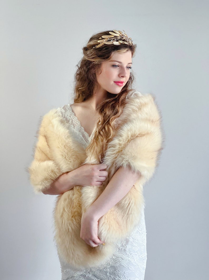 Gold Champagne Faux Fur bridal Wrap, Wedding Fur Shrug, Bridal Faux Fur Stole Fur Shawl Cape (Lilian Cha03)