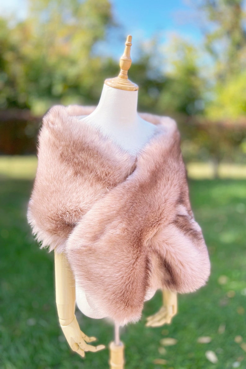 Pink with Black Tips Fur bridal wrap, Dusty Rose Wedding Fur, Bridal Fur, Fur Wrap, Bridal Faux Fur Stole Fur Shawl Cape (Lilian Pin03)