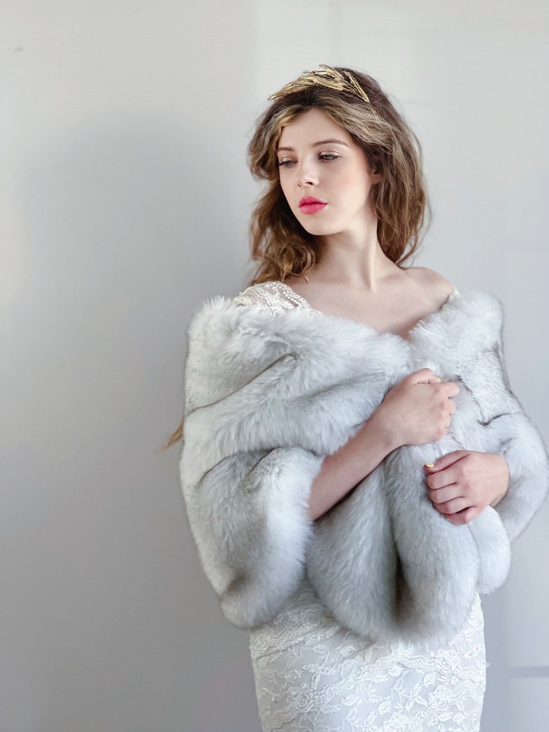 Light Grey Faux Fur Bridal Wrap, Wedding Fur Shawl, Bridal Faux Fur Stole Fur Shawl Cape, wedding faux fur wrap (Butterfly LGry01)