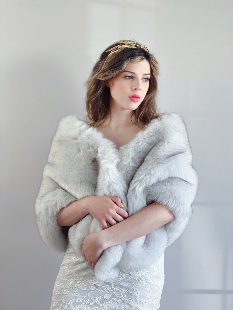 Light Grey Faux Fur Bridal Wrap, Wedding Fur Shawl, Bridal Faux Fur Stole Fur Shawl Cape, wedding faux fur wrap (Butterfly LGry01)