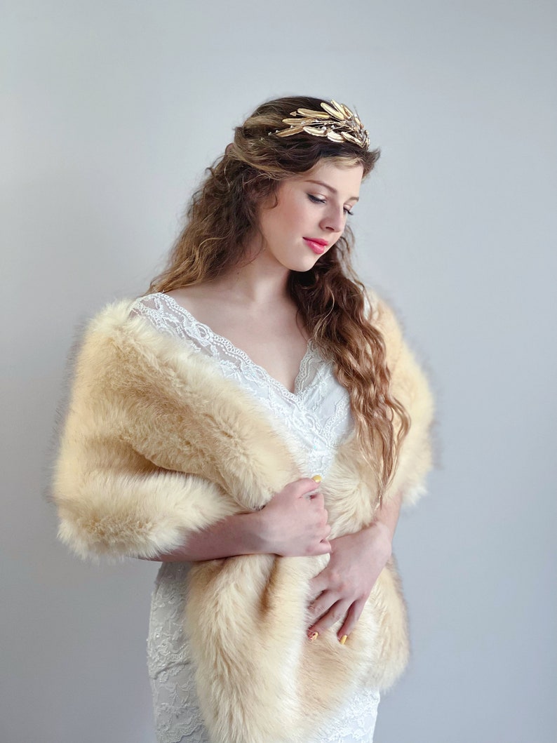 Gold Champagne Faux Fur bridal Wrap, Wedding Fur Shrug, Bridal Faux Fur Stole Fur Shawl Cape (Lilian Cha03)