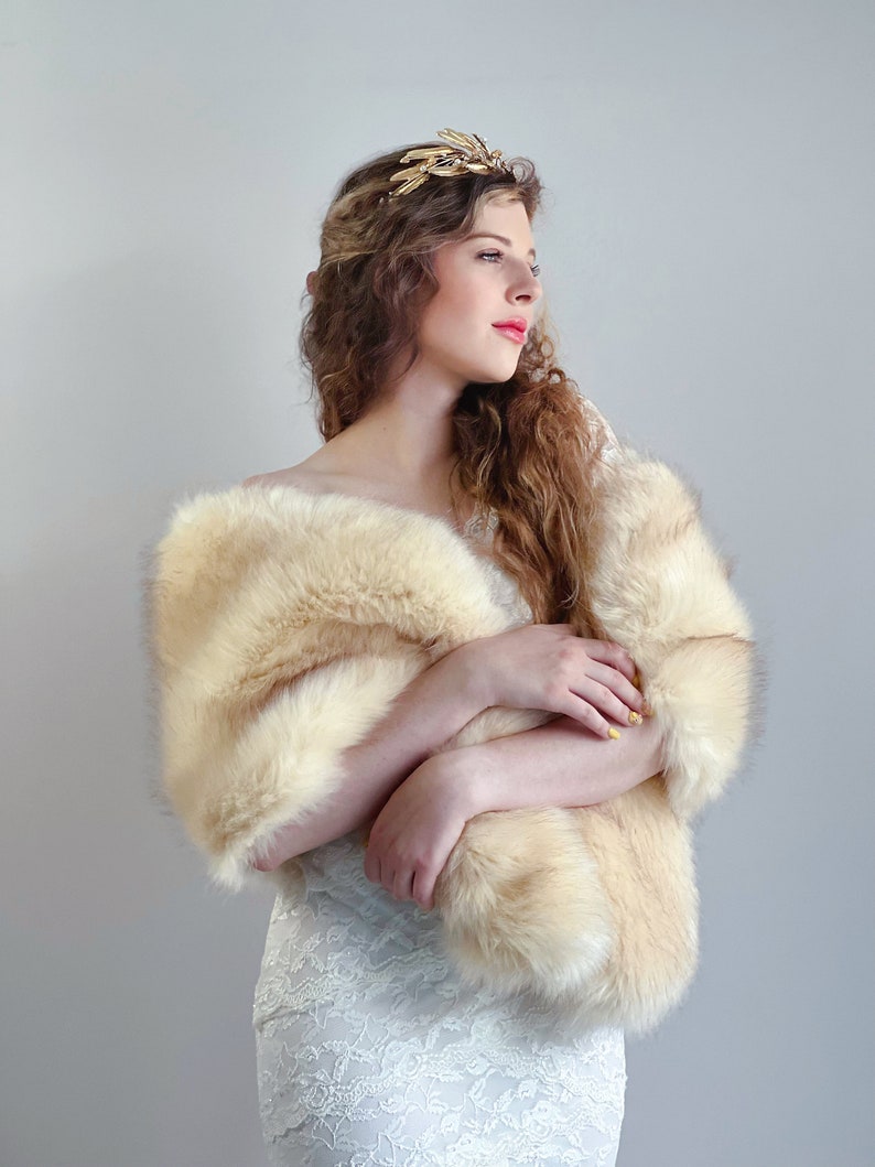 Gold Champagne Faux Fur bridal Wrap, Wedding Fur Shrug, Bridal Faux Fur Stole Fur Shawl Cape (Lilian Cha03)