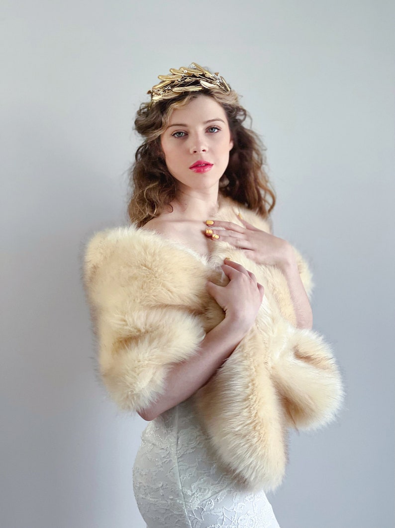 Gold Champagne Faux Fur bridal Wrap, Wedding Fur Shrug, Bridal Faux Fur Stole Fur Shawl Cape (Lilian Cha03)