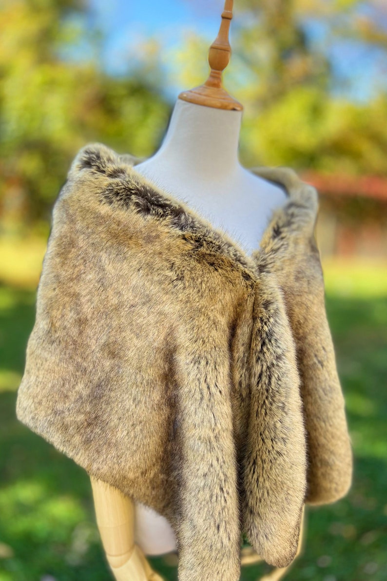 Super Soft Brown Faux Fur Bridal Wrap, Wedding Fur Shrug, Viking Wedding Fur Cloak, Bridal Faux Fur Stole Fur Shawl Cape (Butterfly Brw05)