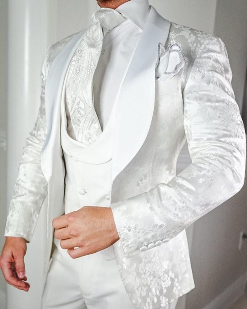 Menista Men's Elegant White Jacquard Tuxedo 3 Piece Suit