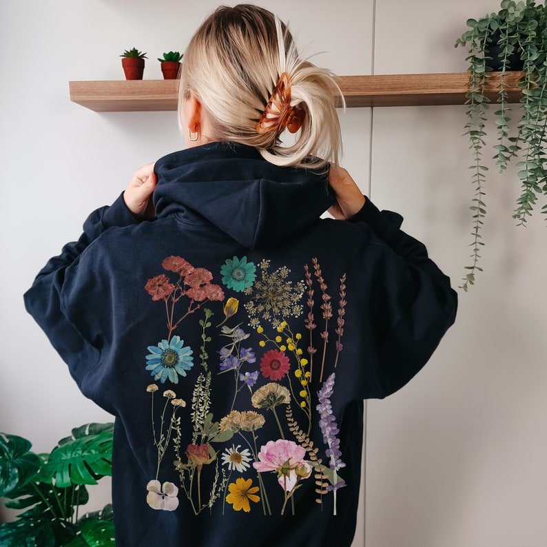 Vintage Pressed Pressed Flowers Hoodie, Girls Floral Hoodie, Oversized Sweatshirt, Cute Flower Shirt, Wildflower Hoodie, Trendy Hoodie