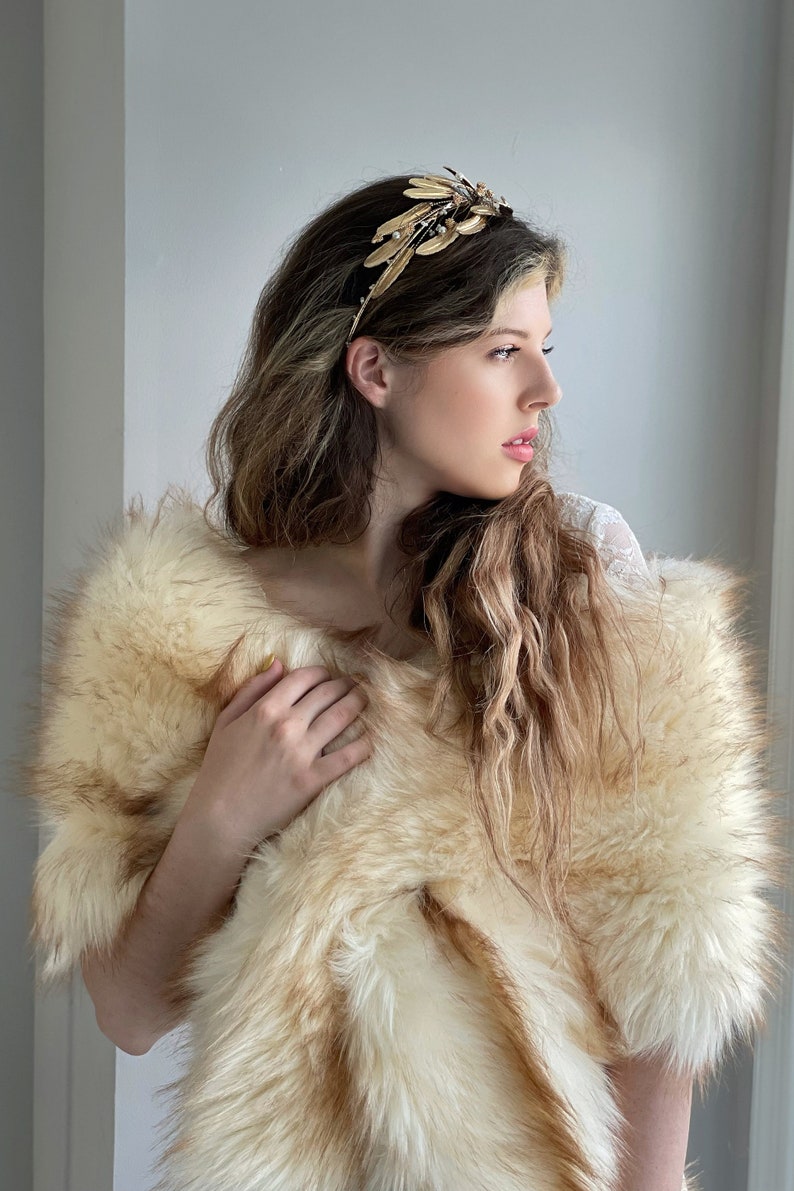 Gold Champagne Faux Fur bridal Wrap, Wedding Fur Shrug, Bridal Faux Fur Stole Fur Shawl Cape (Lilian Cha02)