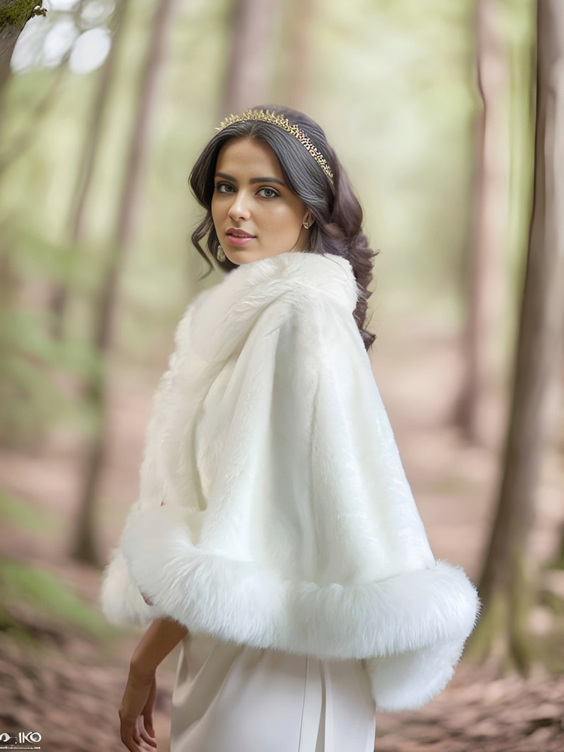 Ivory Faux Fur Bridal Cape, Wedding Faux Fur Coat, Bridal Cape, Hooded Cape, Hooded Fur Cloak, Fur Cape, Snow Wedding (Juliet Wht01)