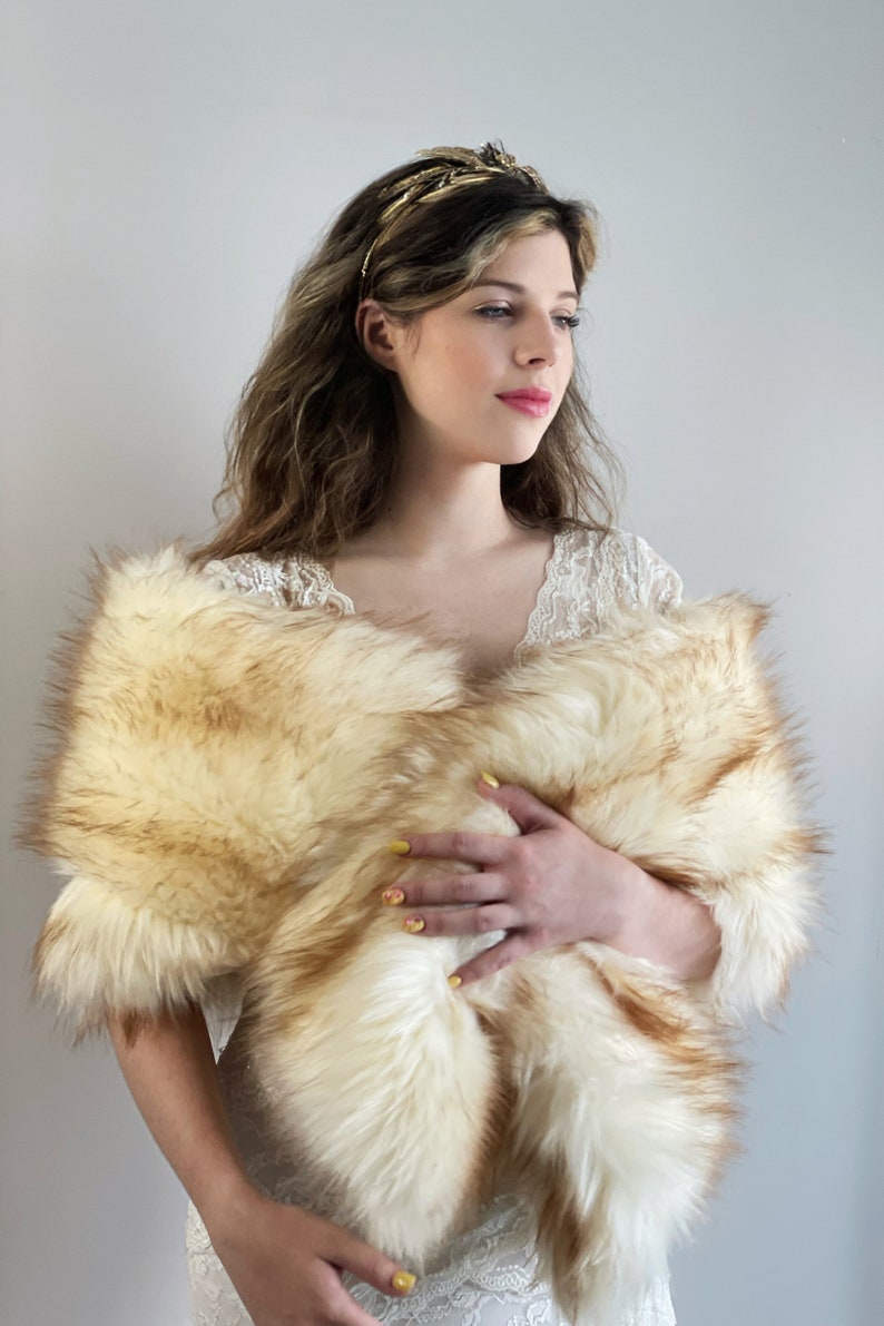 Gold Champagne Faux Fur bridal Wrap, Wedding Fur Shrug, Bridal Faux Fur Stole Fur Shawl Cape (Lilian Cha02)