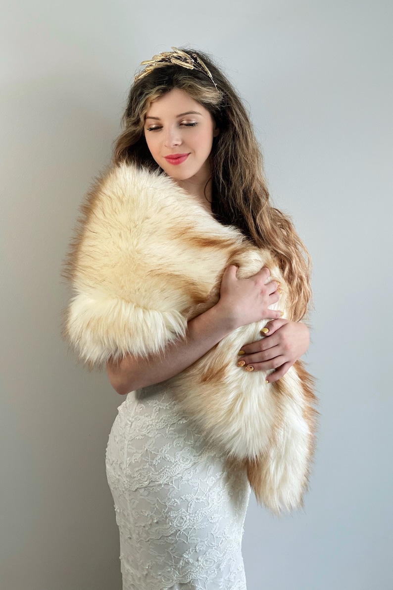 Gold Champagne Faux Fur bridal Wrap, Wedding Fur Shrug, Bridal Faux Fur Stole Fur Shawl Cape (Lilian Cha02)