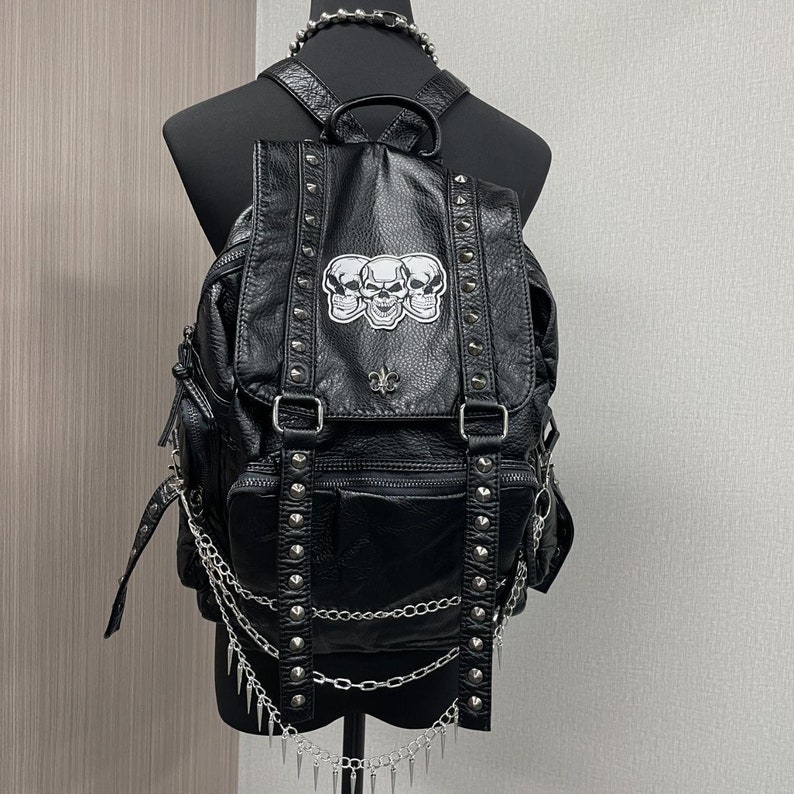 Black Punk Rivet Chain School Bag, Unisex Large Capacity Punk Casual Backpack Perfect For Laptop,Y2K Punk Backpack.Modern Backpack