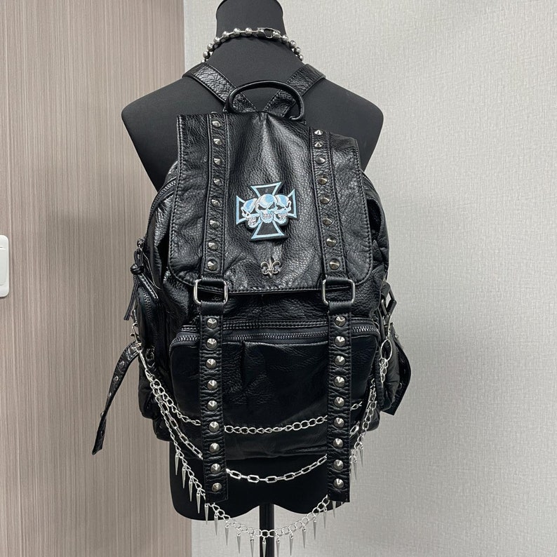 Black Punk Rivet Chain School Bag, Unisex Large Capacity Punk Casual Backpack Perfect For Laptop,Y2K Punk Backpack.Modern Backpack