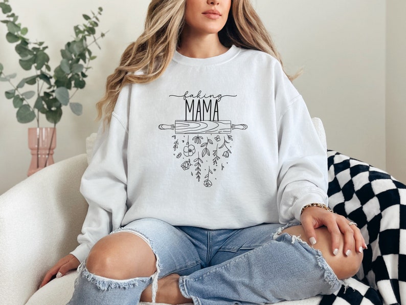 Baking MAMA sweatshirt, funny baking sweatshirt, baking shirt, sweatshirt for bakers, oversized sweatshirt for her, gift for baker, mom gift