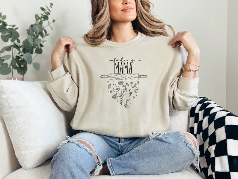 Baking MAMA sweatshirt, funny baking sweatshirt, baking shirt, sweatshirt for bakers, oversized sweatshirt for her, gift for baker, mom gift