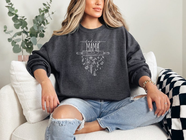 Baking MAMA sweatshirt, funny baking sweatshirt, baking shirt, sweatshirt for bakers, oversized sweatshirt for her, gift for baker, mom gift