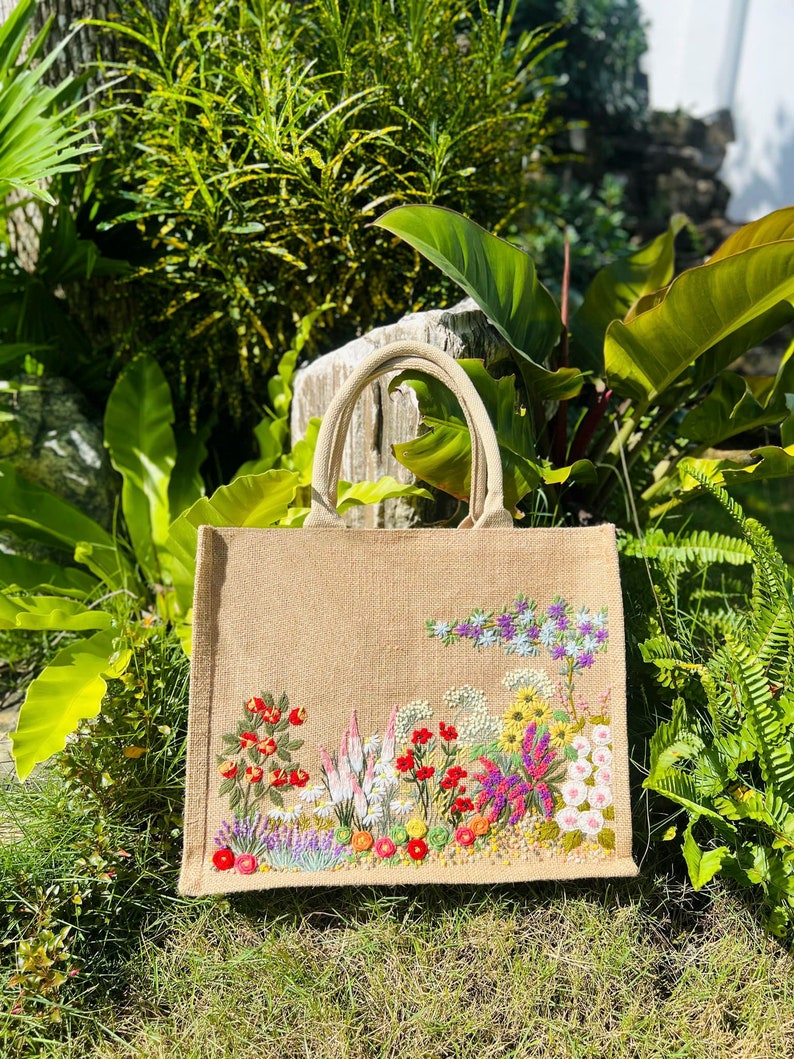 Hand Embroidered Burlap Bag, Flower Garden Jute Bag, Cute Market Bag, Eco Friendly Beach Bag, Aesthetic Bag, Handmade Tote Bag