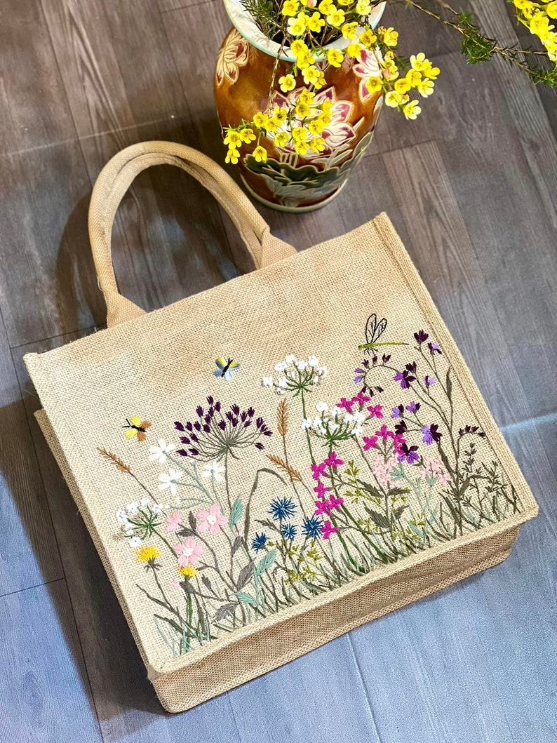 Hand Embroidered Burlap Bag, Flower Garden Jute Bag, Cute Market Bag, Eco Friendly Beach Bag, Aesthetic Bag, Handmade Tote Bag