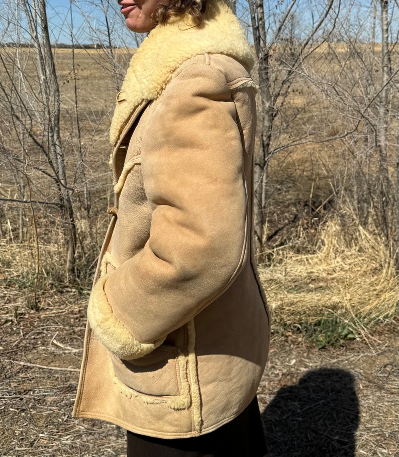 Vtg Marlboro Man authentic sheepskin coat with antler buttons! SZ 40