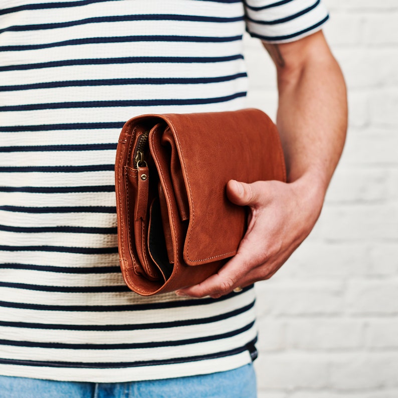 Personalised Leather Hanging Wash Bag - Christmas Gift for Husband, Dad, Brother - Perfect for Travel - Handmade Quality